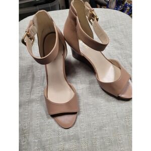 Nine West Farlee Tan Leather Ankle Strap Wedge Sandals
Wood Heel Size 11 NEW